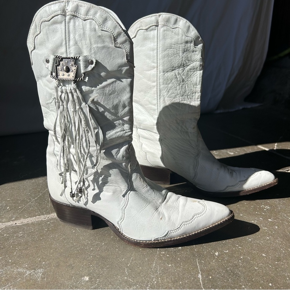 ZODIAC USA Western Fringe Boots - White